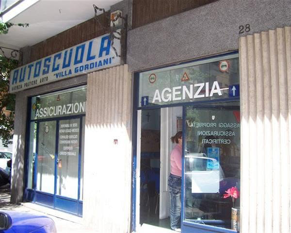 Esterno della sede dell'Autoscuola Villa Gordiani